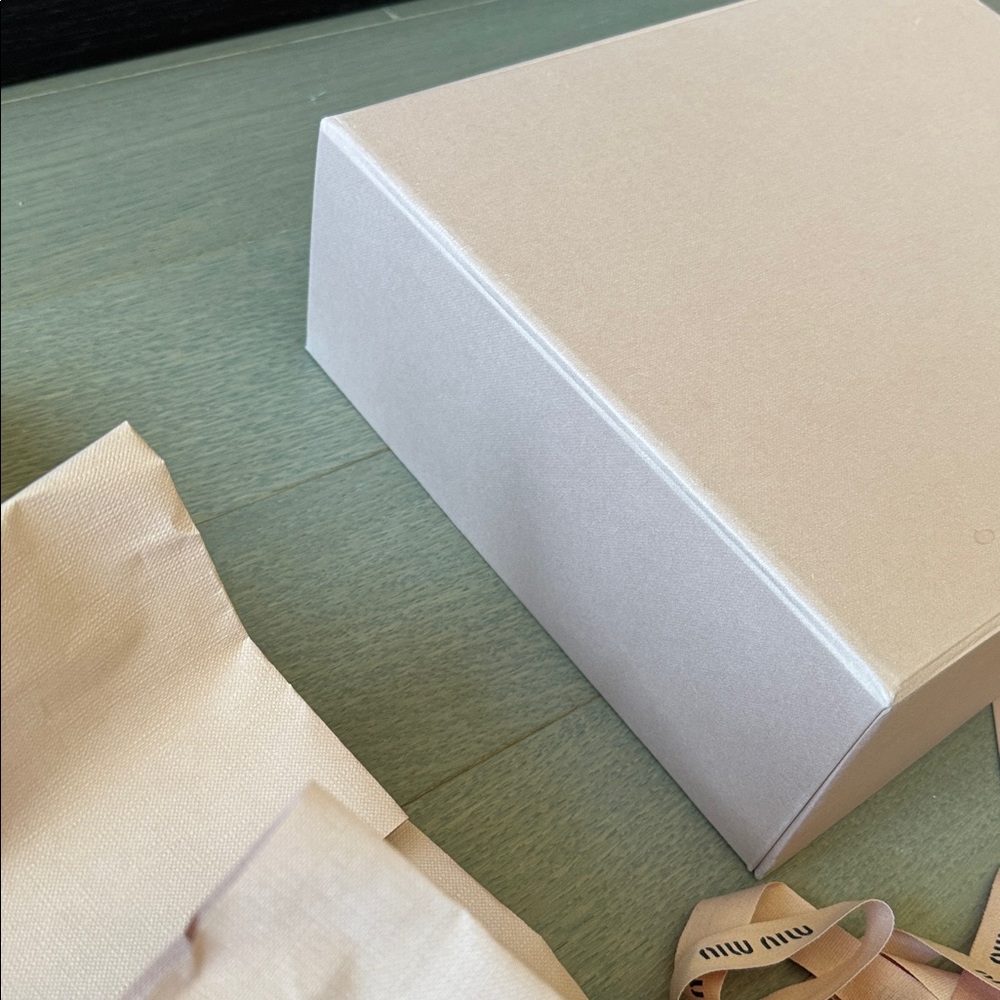 Miu Miu Empty Pink Gift Shoe Box L12" x W10.5” x H4.4" Tissue Paper Ribbon - Picture 8 of 12